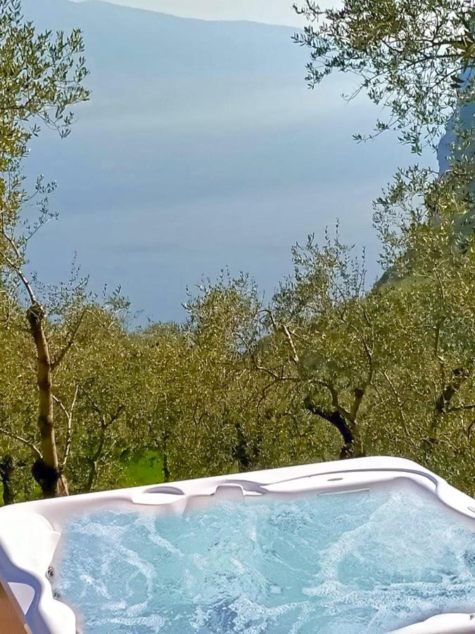 Appartamenti Villa Vagne By Gardadomusmea Tremosine Bagian luar foto